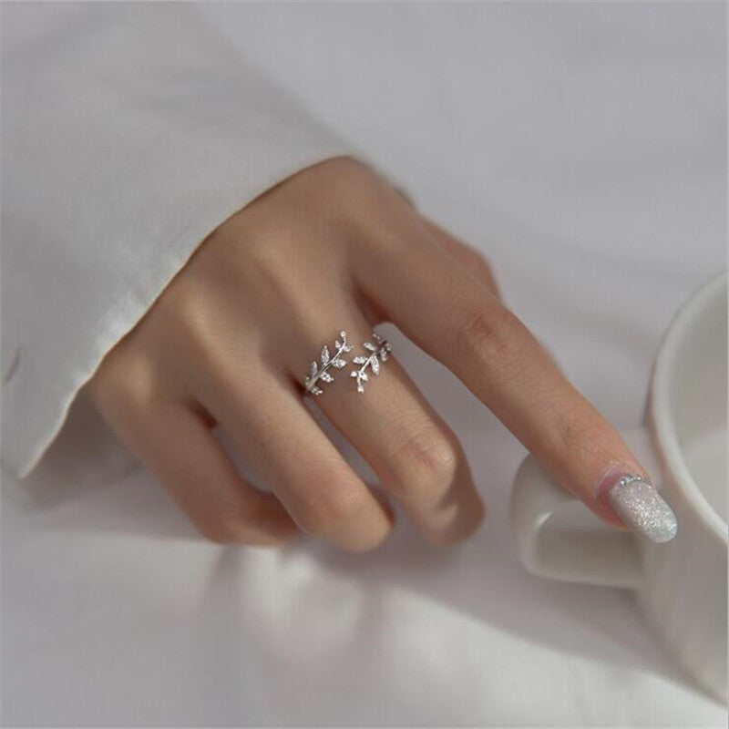 Elegant Branch Ring – Adjustable Nature-Inspired Design (Gold & Silver)