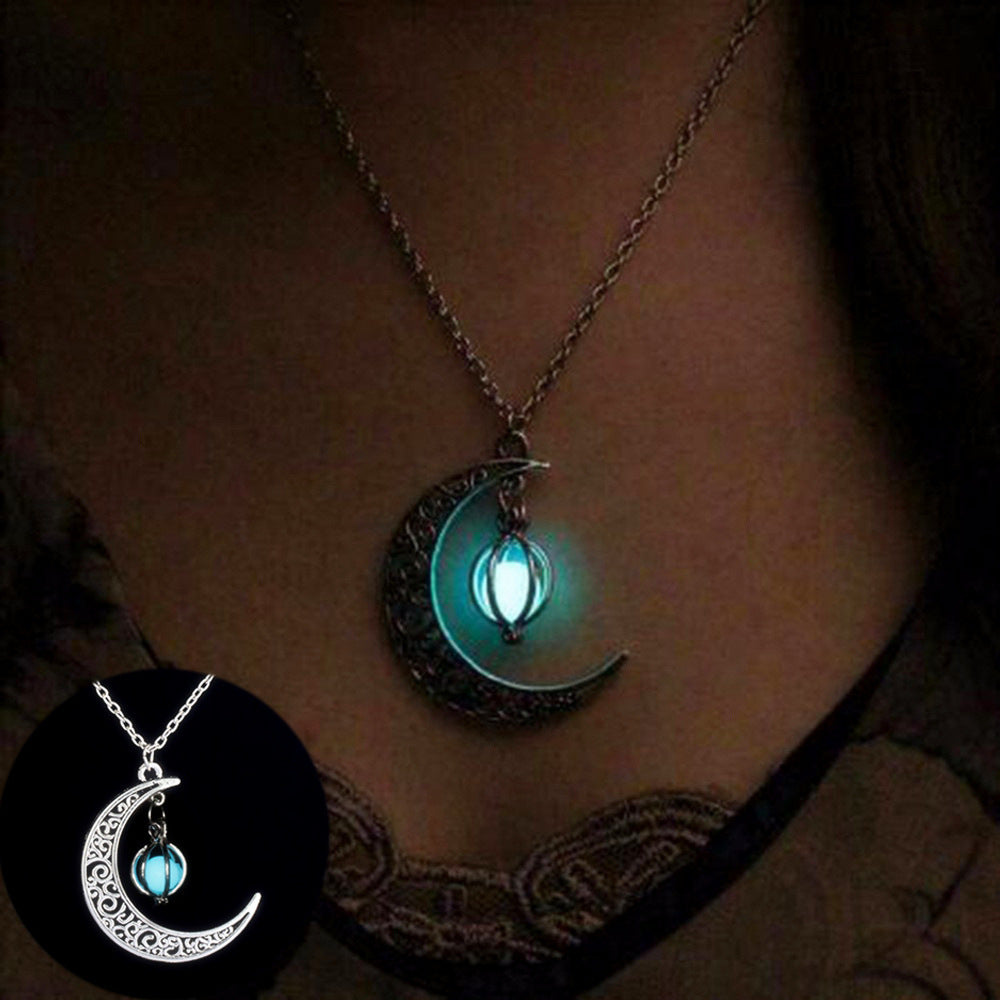 Moon Glow Necklace – Luminous Natural Stone Pendant for Women