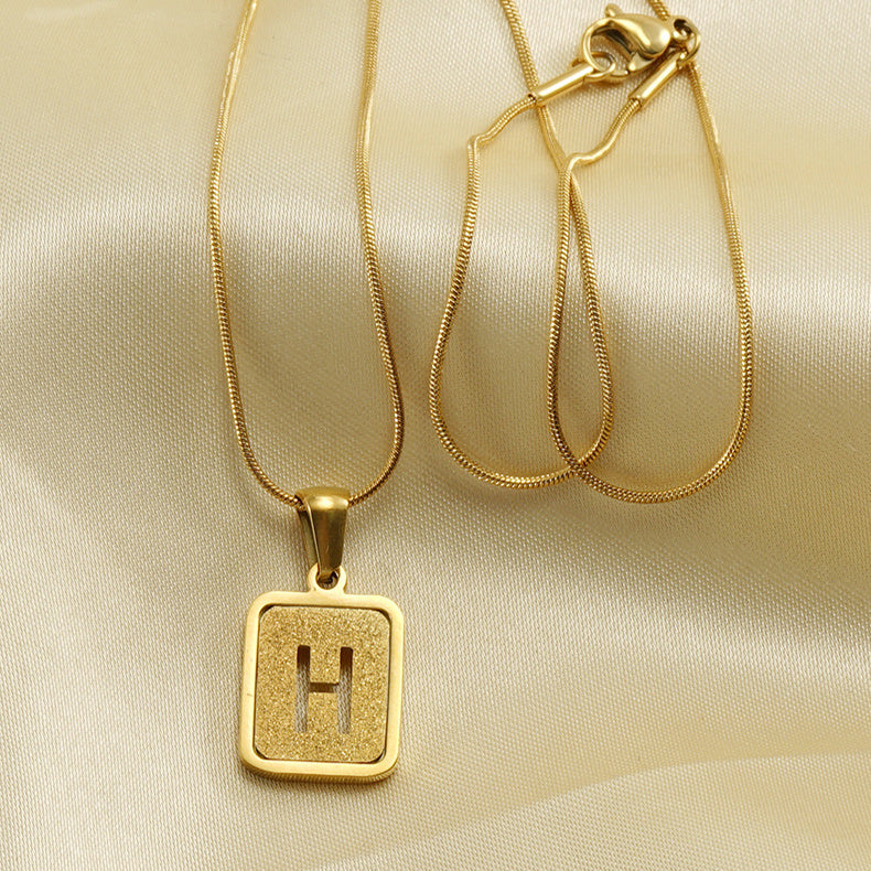 18K Gold Alphabet Necklace – Personalized Letter Pendant (A–Z)
