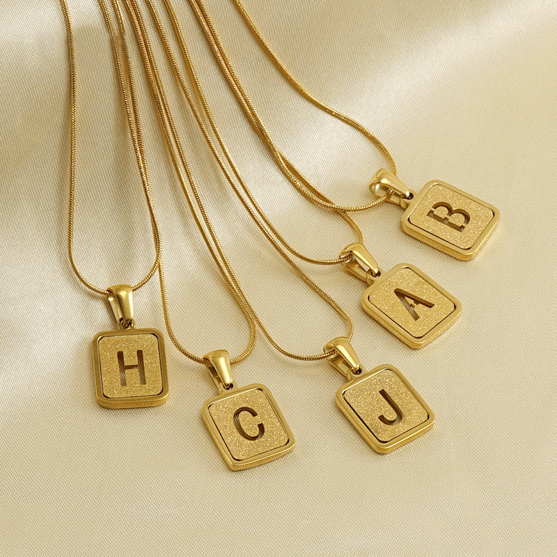 18K Gold Alphabet Necklace – Personalized Letter Pendant (A–Z)