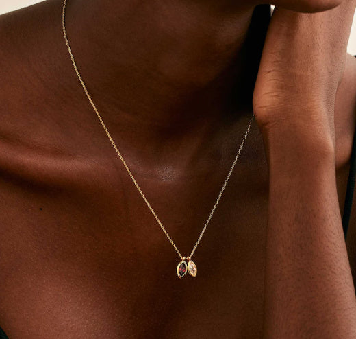 A Zircon Necklace Featuring The 12 Birthstone Of The Birth Stone, The Oil Pressure Horse Eye