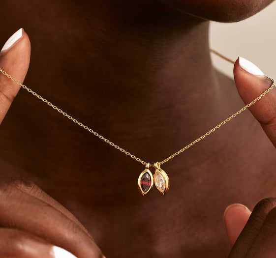 A Zircon Necklace Featuring The 12 Birthstone Of The Birth Stone, The Oil Pressure Horse Eye